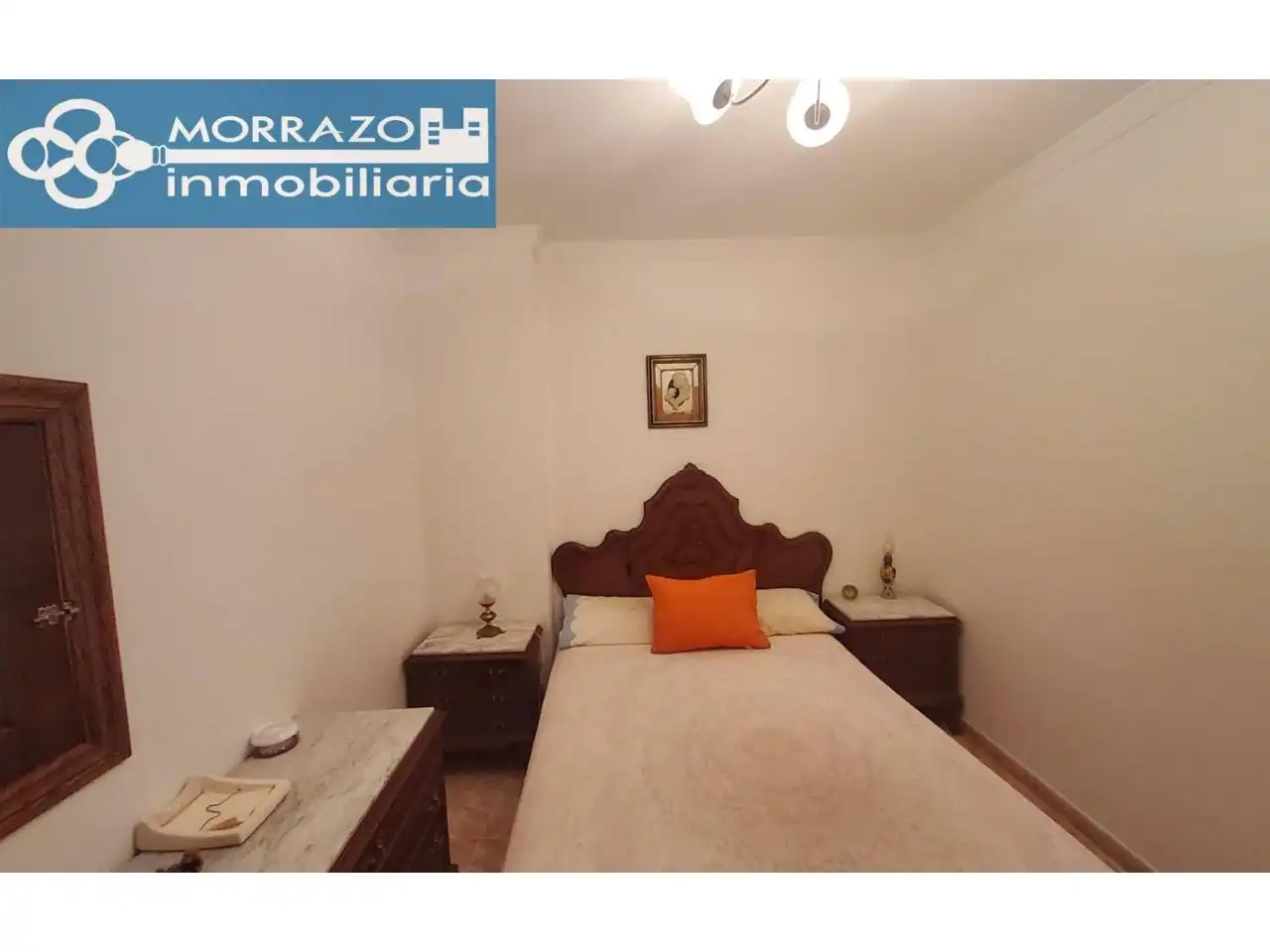 Dormitori de Casa o xalet en venda en Bueu amb Calefacció, Parquet i Moblat