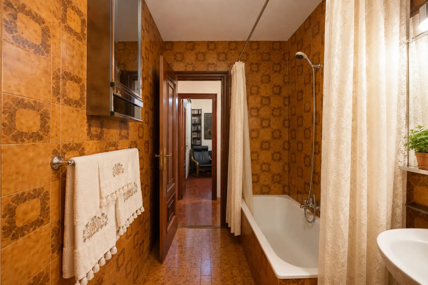 Badezimmer von Wohnung zum Verkauf in Madrid mit Klimaanlage und Heizung