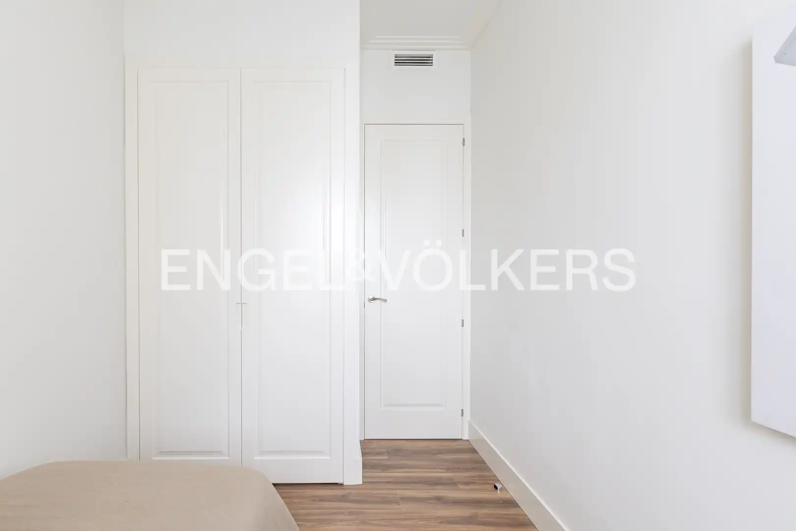 Wohnung zum Verkauf in Madrid mit Klimaanlage, Heizung und Balkon