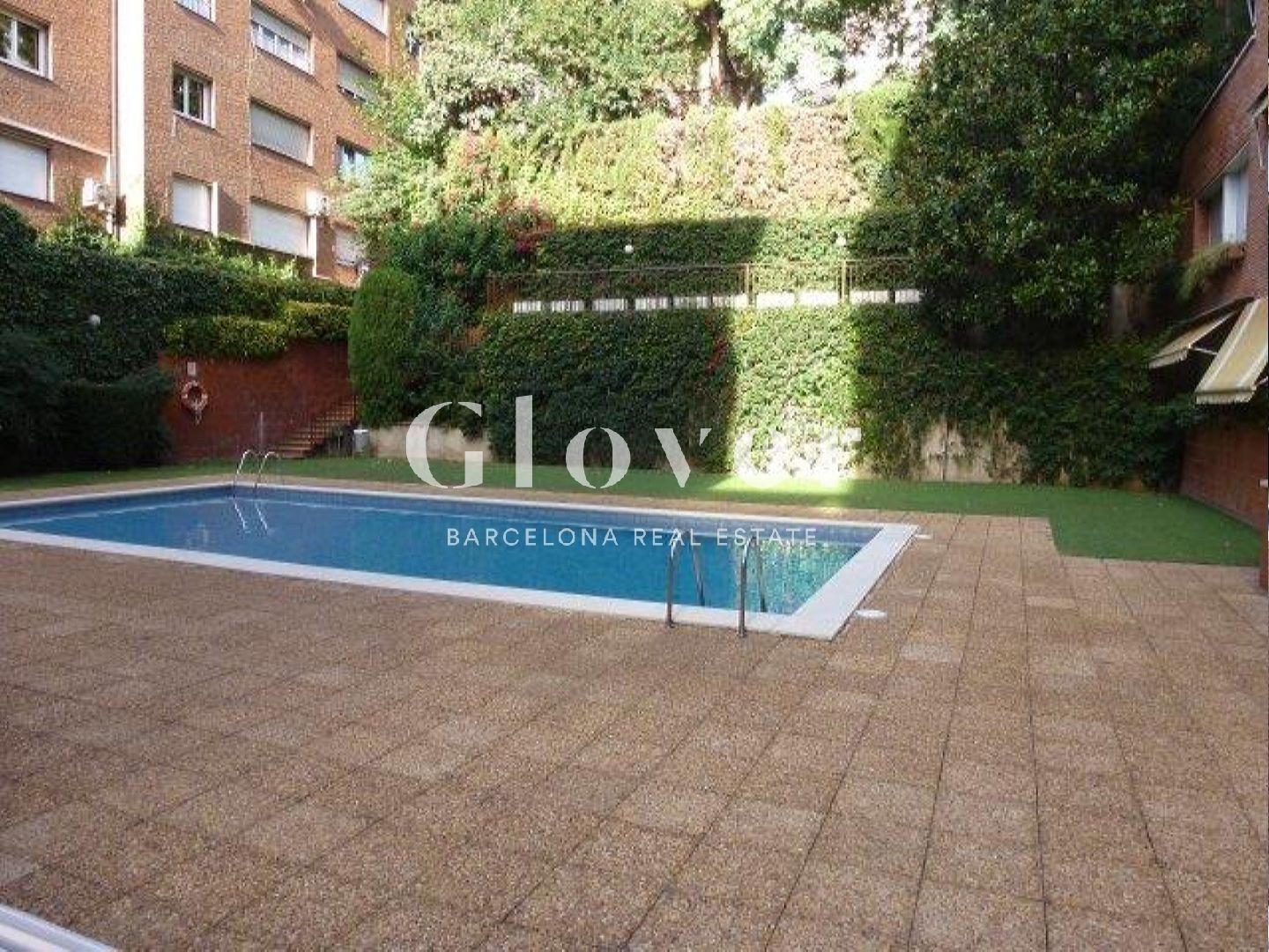 Piscina de Pis de lloguer en  Barcelona Capital amb Aire condicionat, Calefacció i Moblat