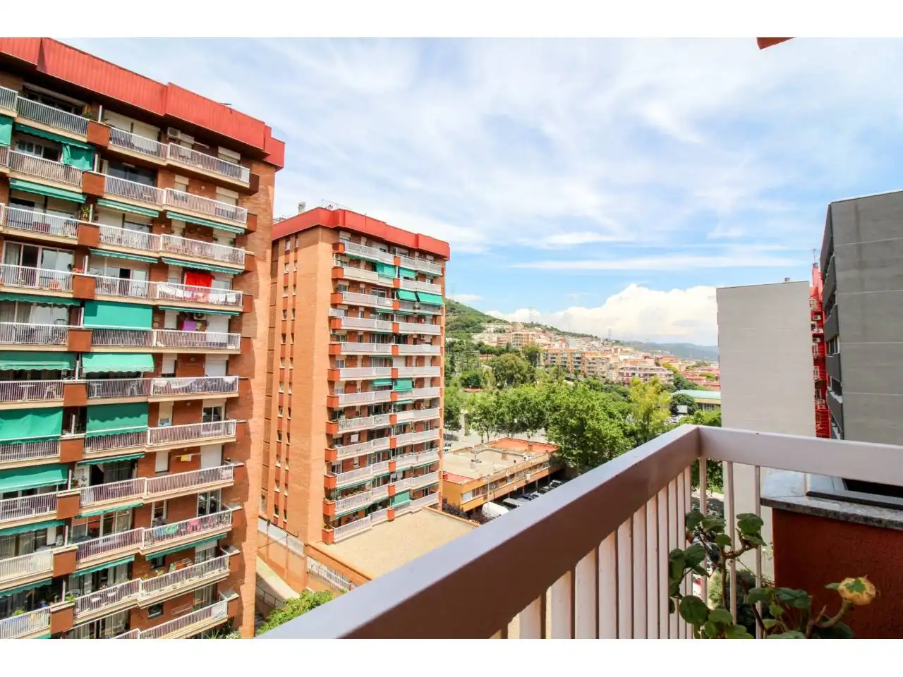 Vista exterior de Piso de alquiler en Nou Barris