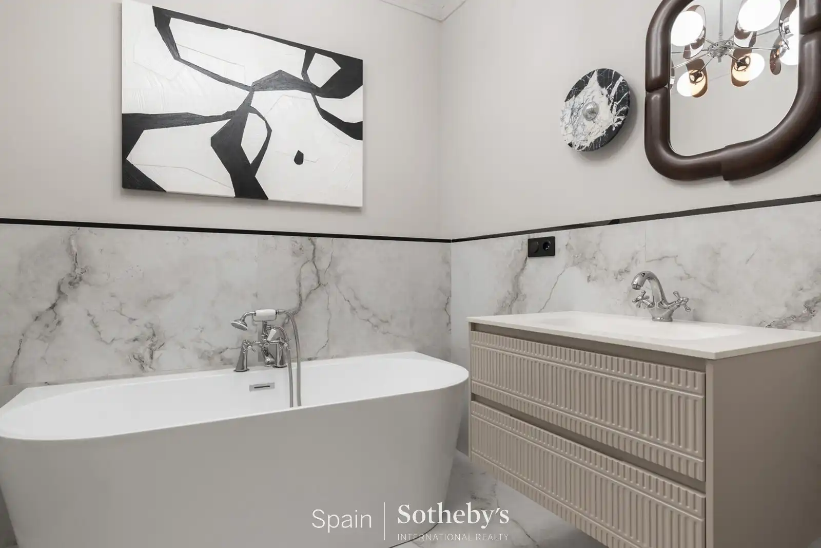 Bany de Apartament en venda en Barcelona amb Aire condicionat
