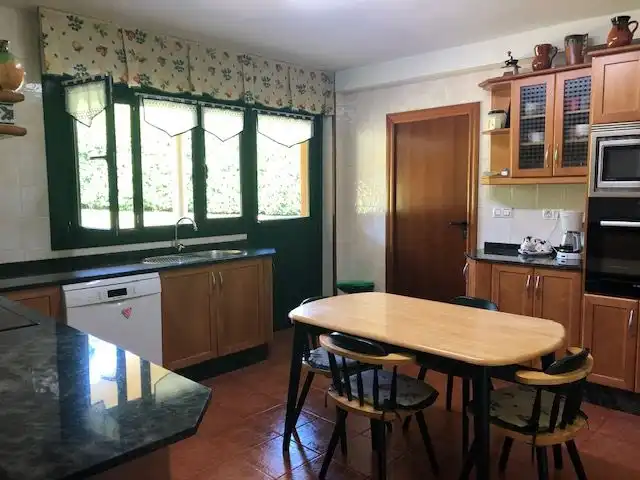 Cocina de Casa o chalet en venta en Llanera con Calefacción, Jardín privado y Parquet