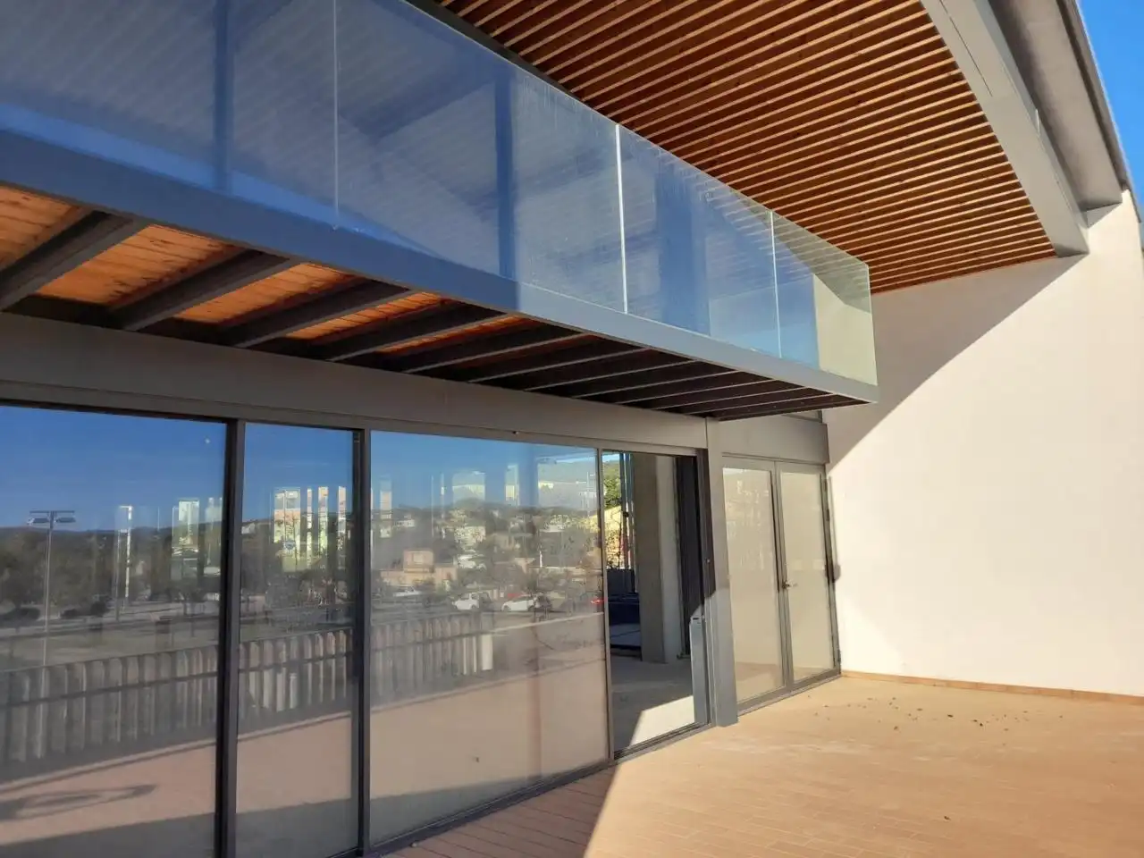 Vista exterior de Nave industrial en venta en Mont-ras