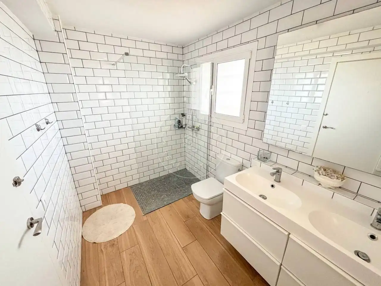 Badezimmer von Haus oder Chalet zum Verkauf in Lloret de Mar mit Heizung, Privatgarten und Abstellraum