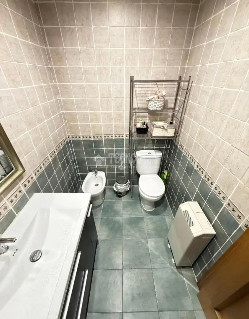 Badezimmer von Wohnung zum Verkauf in Coslada mit Klimaanlage und Heizung