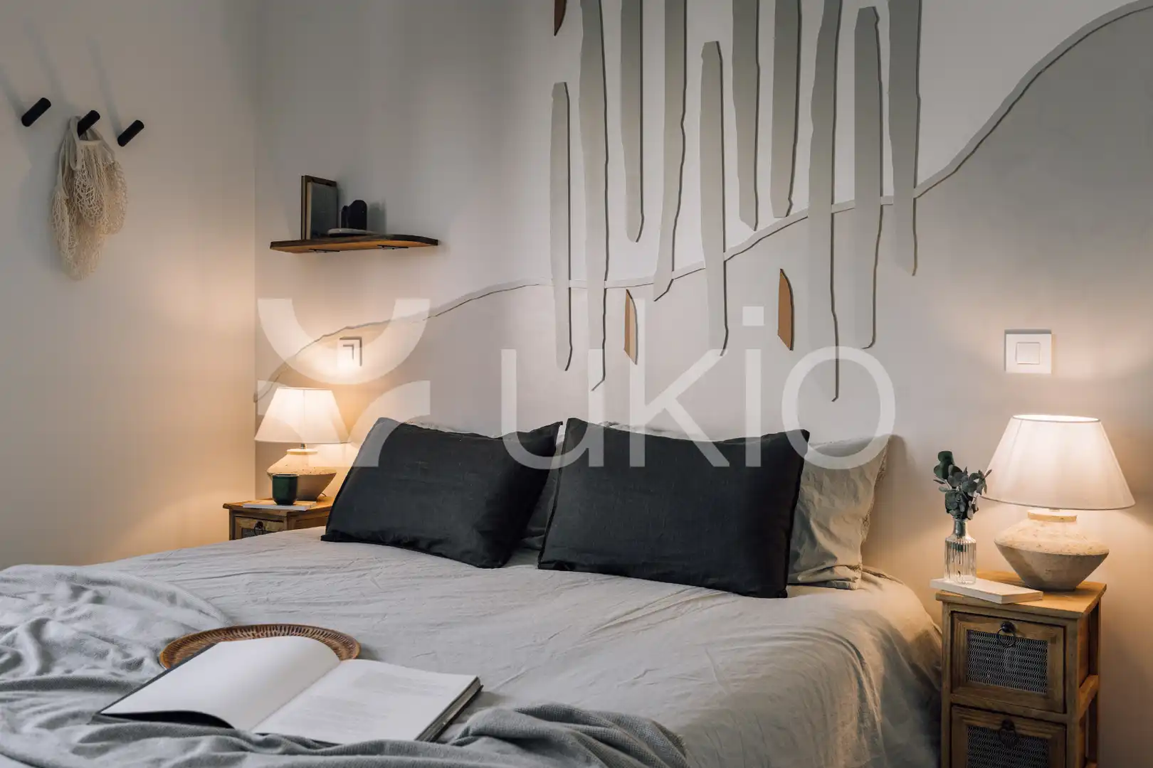 Dormitori de Apartament de lloguer en Madrid amb Aire condicionat, Calefacció i Moblat