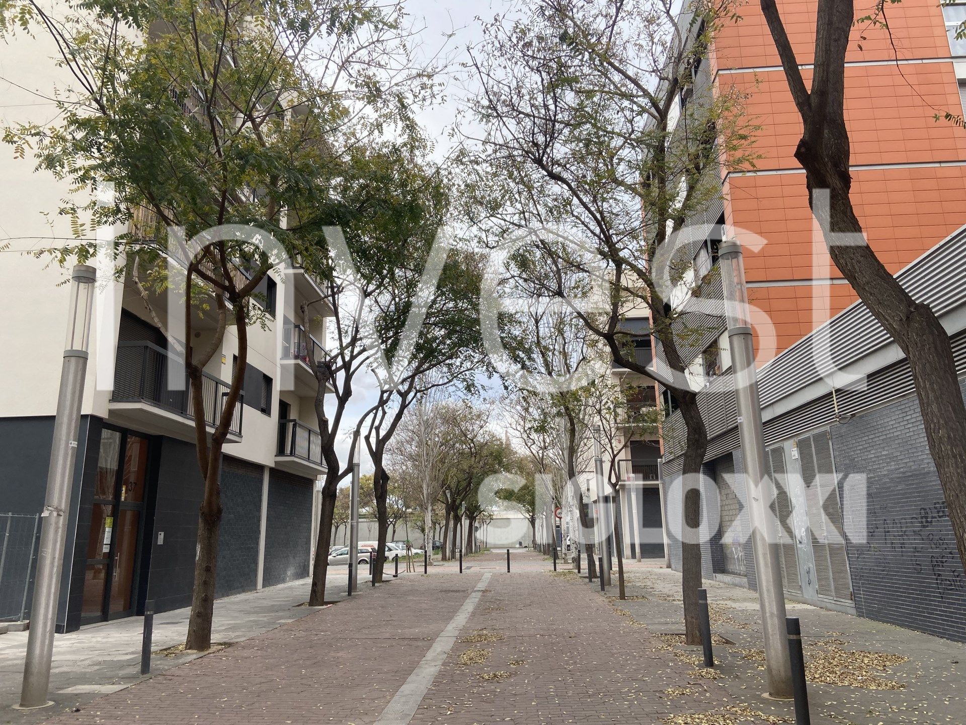 Vista exterior de Local en venda en Sant Adrià de Besòs