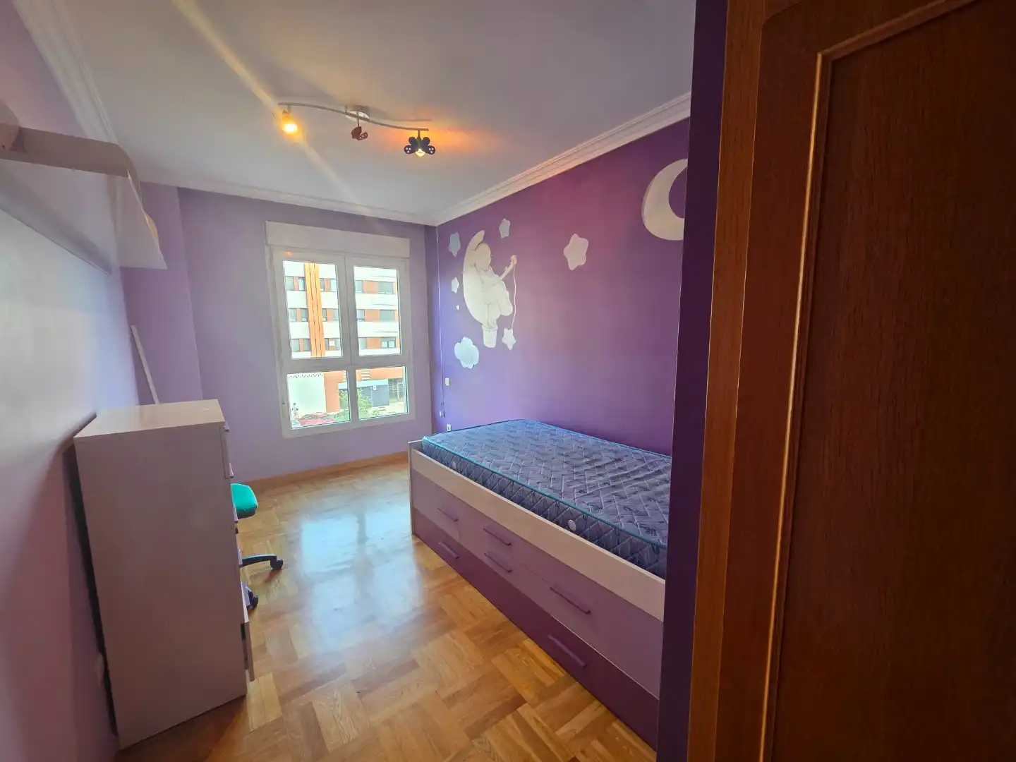 Bedroom of Flat for sale in Burgos  with Heating, Terrace and Storage room