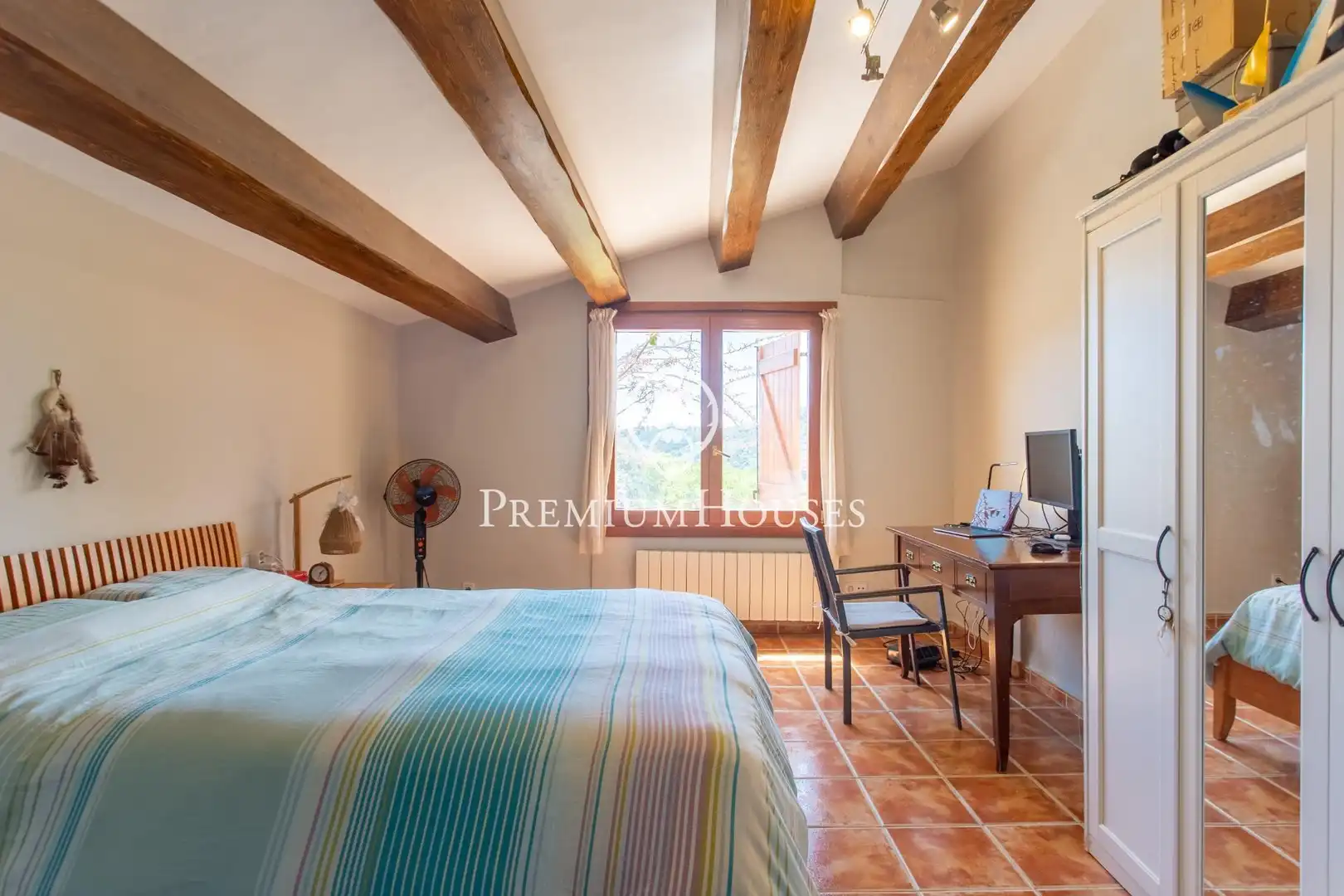 Habitación de Finca rústica en venta en Sant Iscle de Vallalta con Calefacción, Jardín privado y Terraza