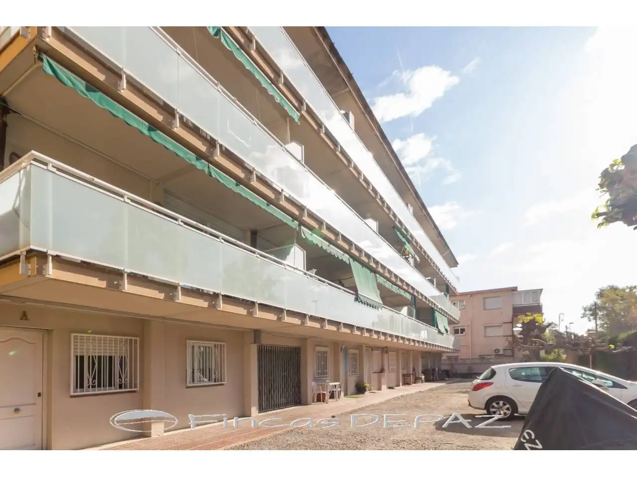 Vista exterior de Ático en venta en Castelldefels con Aire acondicionado, Calefacción y Parquet