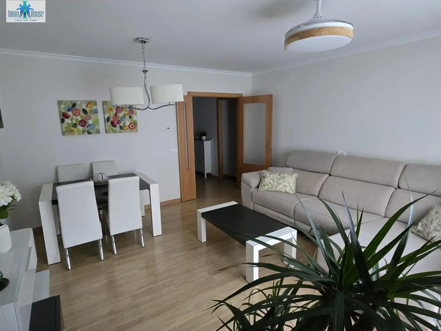 Sala d'estar de Pis en venda en Albacete amb Calefacció, Traster i Moblat