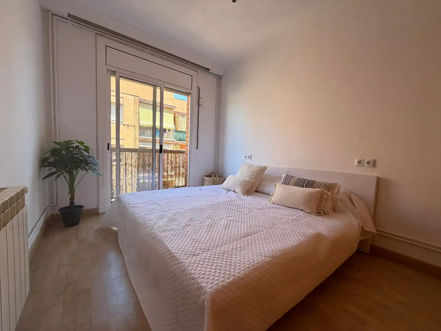 Schlafzimmer von Wohnung zum Verkauf in Rubí mit Heizung, Ofen und Balkon