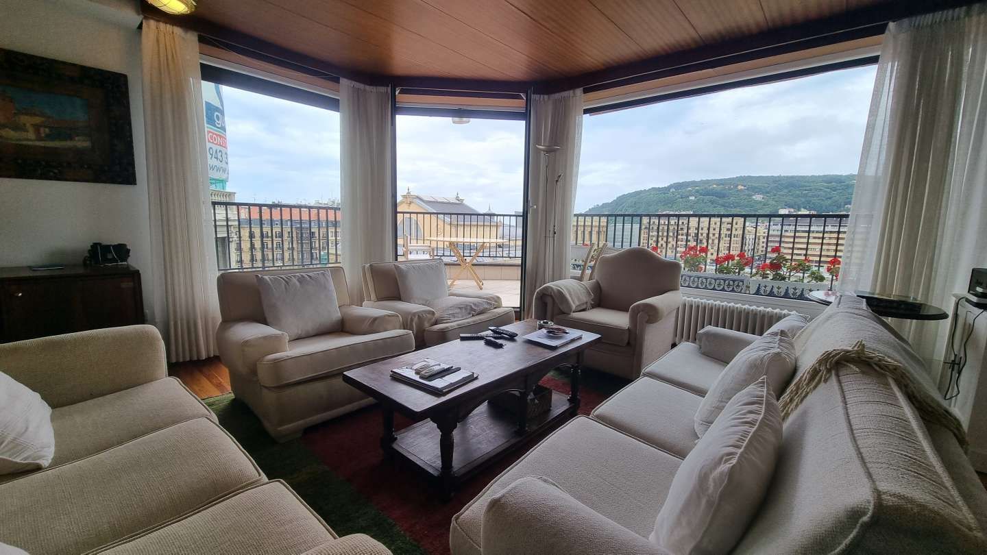 Living room of Flat to rent in Donostia - San Sebastián   with Terrace, Oven and Washing machine