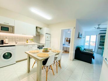 Apartament amb balcó en venda a Cala en Blanes