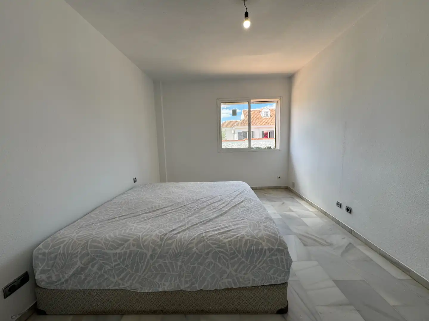Habitación de Casa o chalet de alquiler en Espartinas con Aire acondicionado, Calefacción y Jardín privado