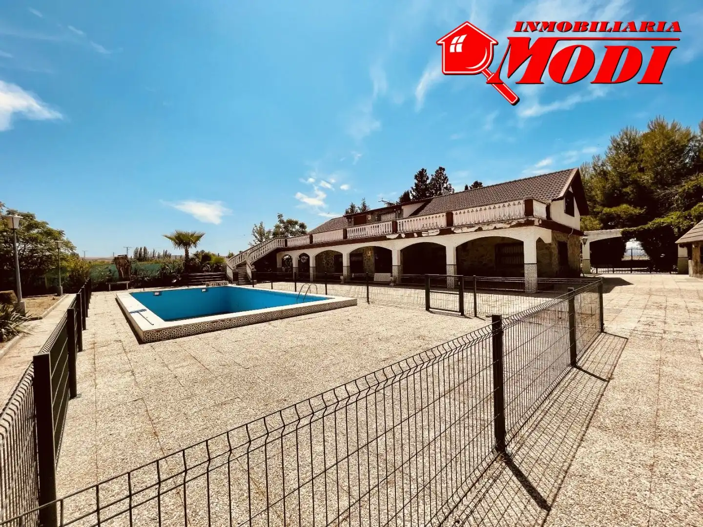 Schwimmbecken von Country house zum Verkauf in Santa Fe mit Klimaanlage, Heizung und Privatgarten
