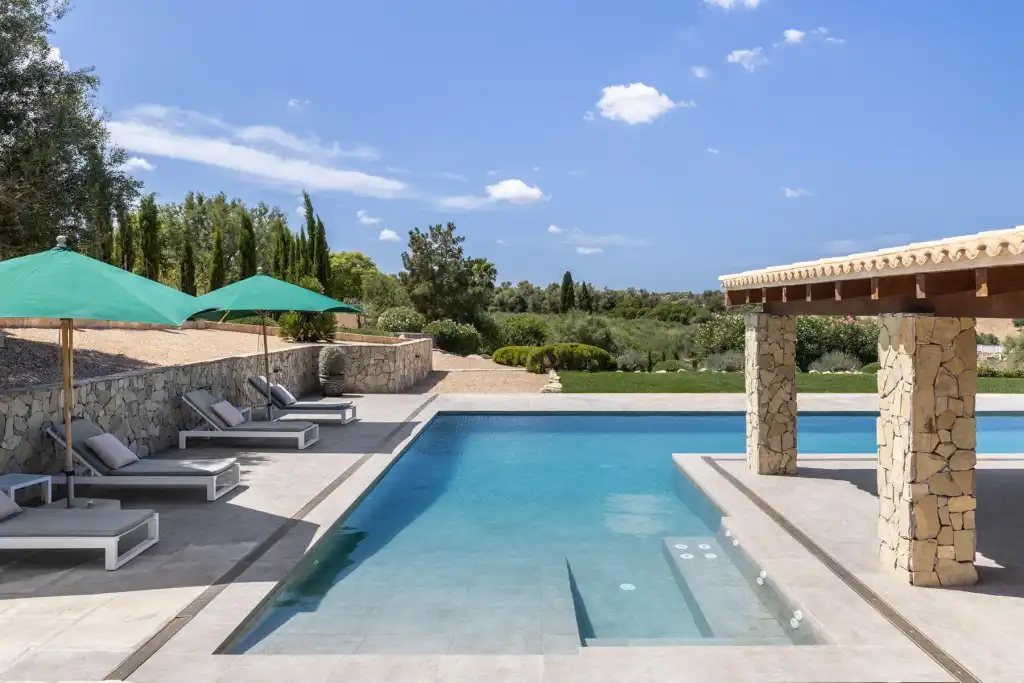 Piscina de Finca rústica en venta en Sineu con Aire acondicionado, Calefacción y Jardín privado