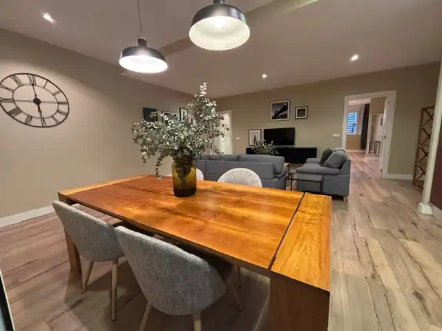 Comedor de Piso de alquiler en  Pamplona / Iruña con Calefacción, Parquet y Amueblado