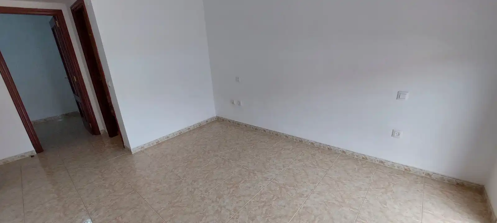 Casa adosada de alquiler en Badajoz con Calefacción, Jardín privado y Terraza