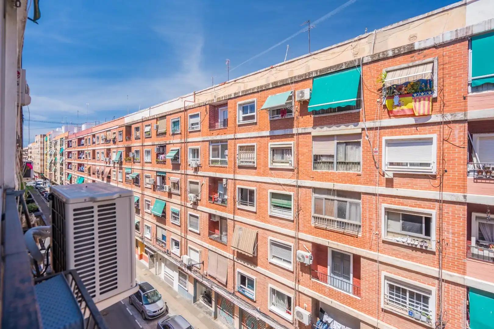 Exterior view of Apartments for sale in Valencia  with Air Conditioner