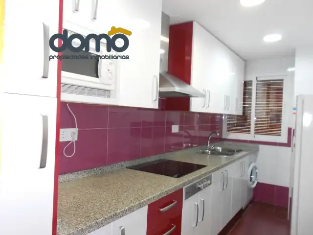 Cocina de Piso para compartir en Granada con Calefacción, Amueblado y Horno