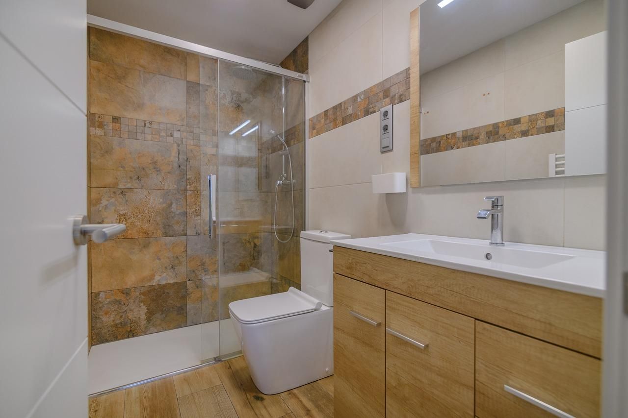 Bathroom of Flat for sale in Manresa  with Air Conditioner, Heating and Balcony