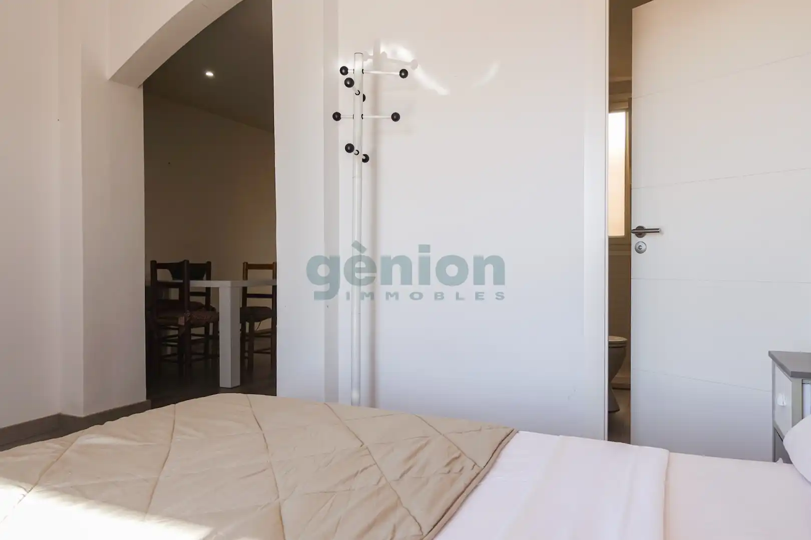 Dormitori de Pis en venda en Girona amb Aire condicionat, Calefacció i Terrassa