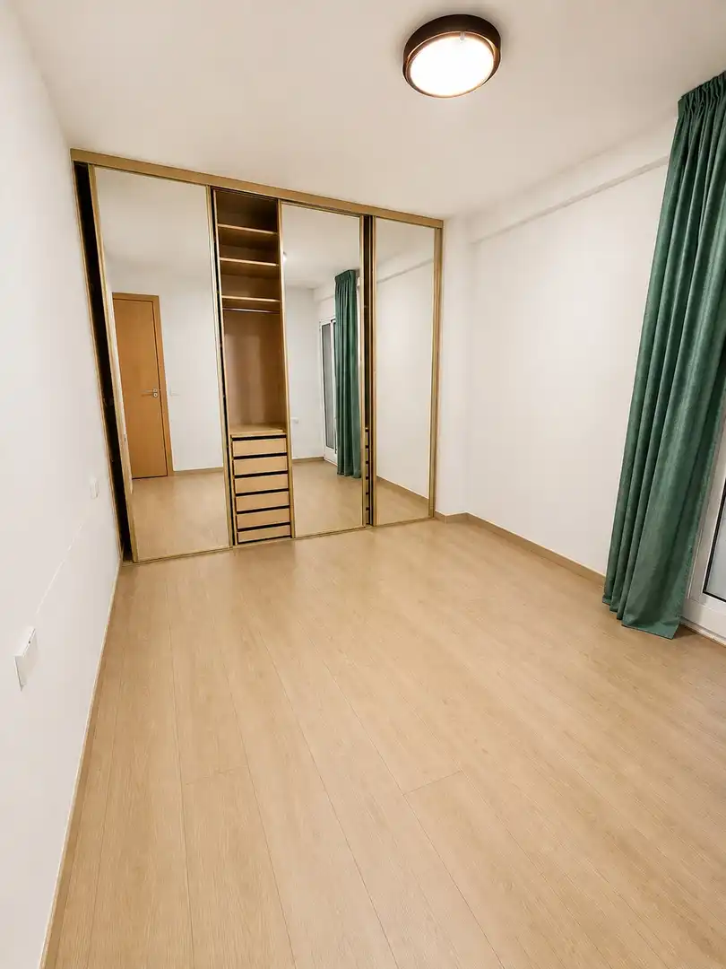 Dormitori de Pis en venda en Barcelona amb Calefacció, Terrassa i Traster