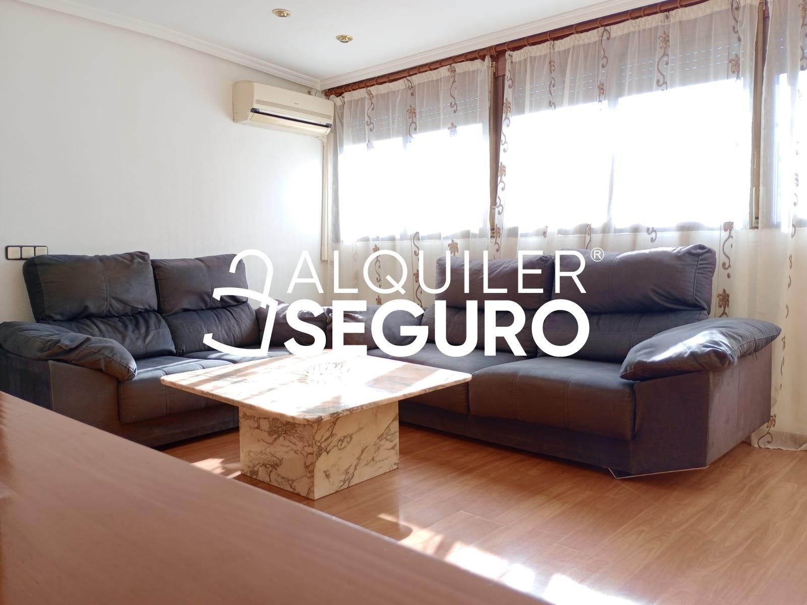 Sala d'estar de Pis de lloguer en  Madrid Capital amb Aire condicionat, Calefacció i Moblat