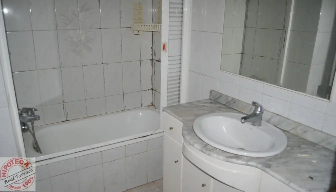 Bany de Casa adosada en venda en Creixell amb Jardí privat, Terrassa i Traster