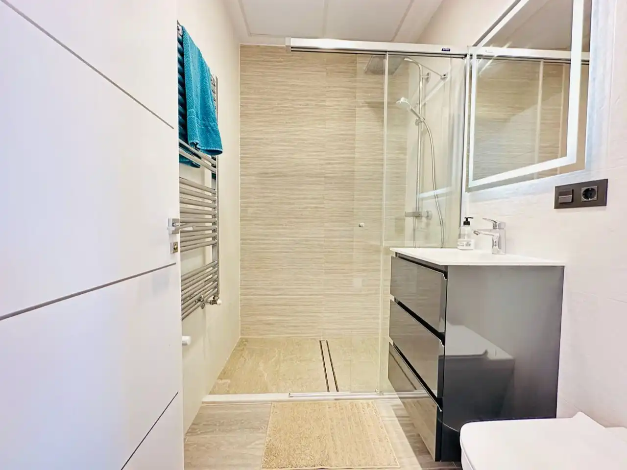 Baño de Casa o chalet en venta en Nerja con Aire acondicionado, Jardín privado y Trastero