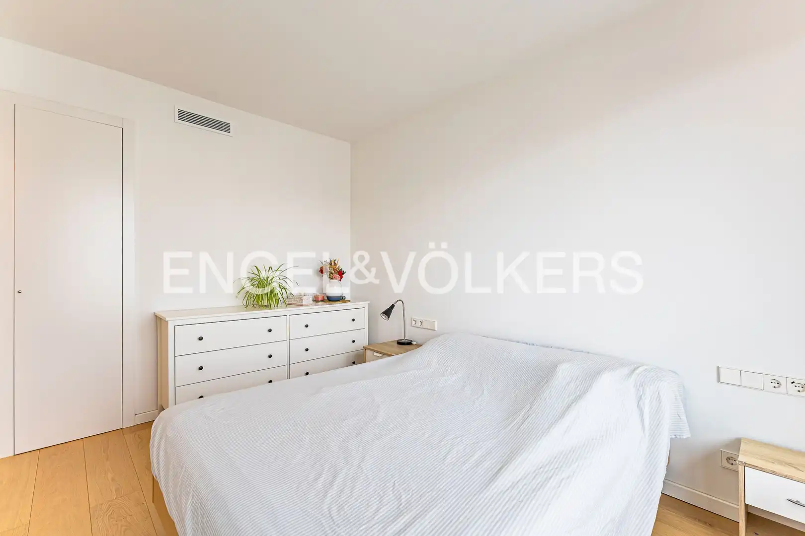 Bedroom of Flat for sale in Barcelona  with Air Conditioner, Heating and Terrace