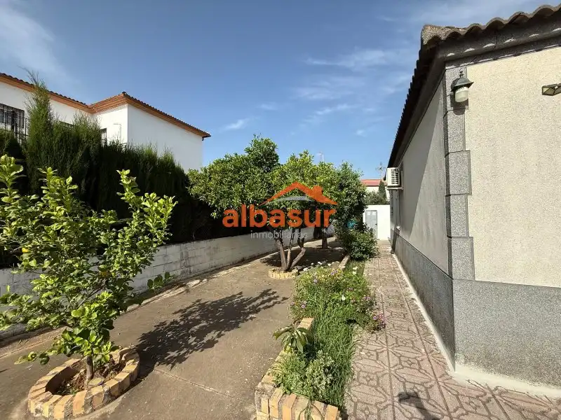 Villa avec piscine à vendre à Avenida Arcangel San Rafael, imagen 6