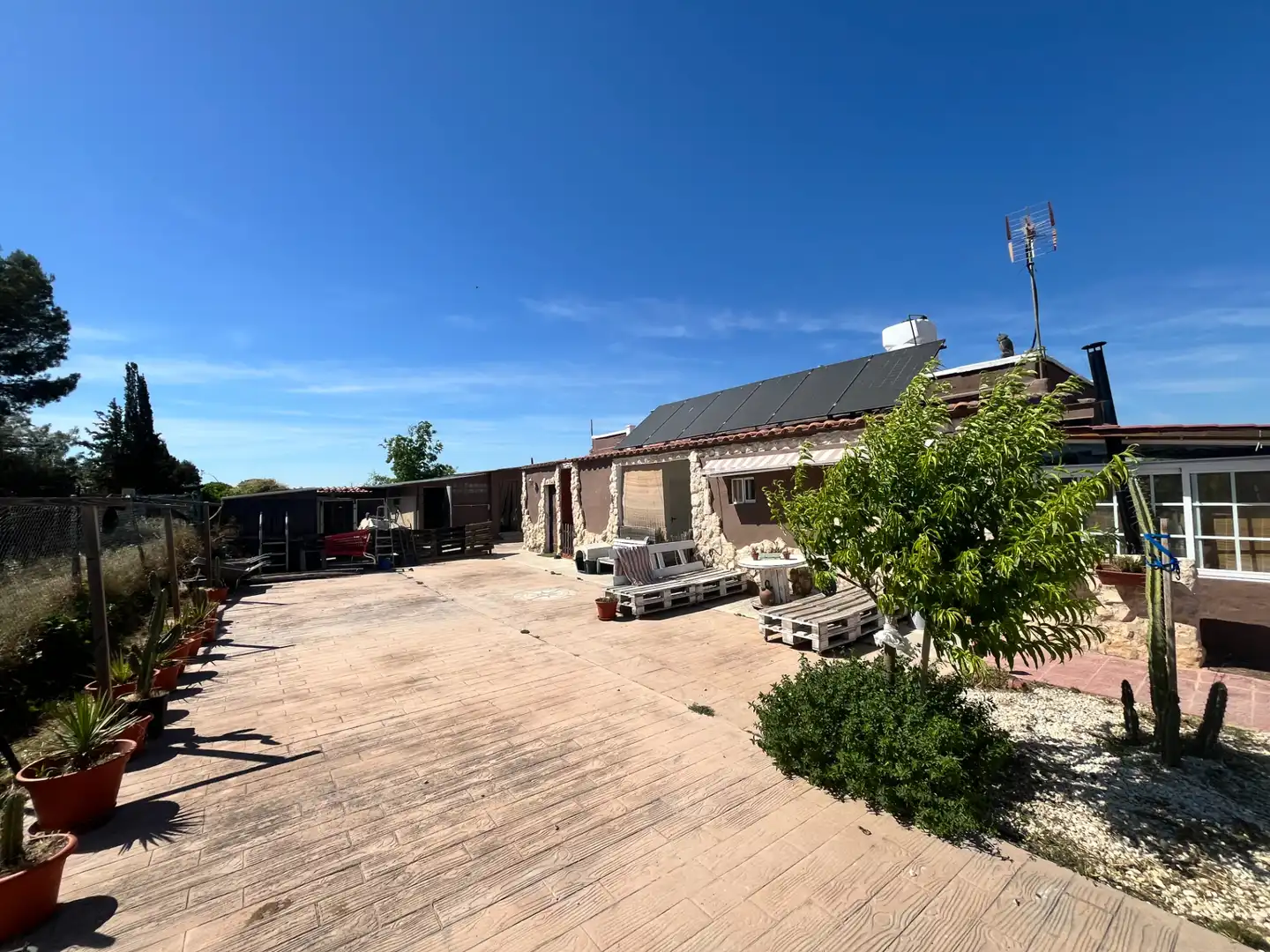Vista exterior de Casa o chalet en venta en Pinseque con Calefacción, Jardín privado y Piscina