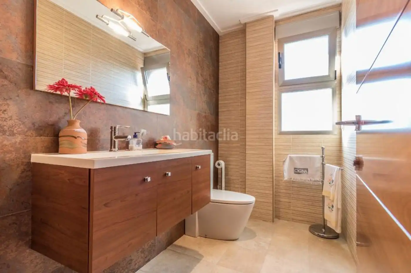 Bathroom of Houses for sale in L'Alcúdia  with Air Conditioner, Private garden and Parquet flooring