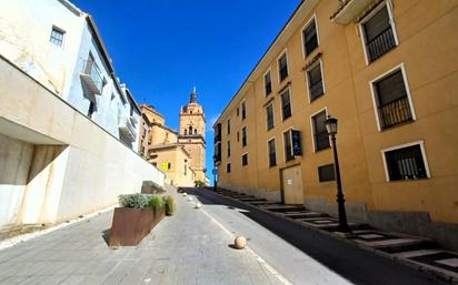 Vista exterior de Pis en venda en Guadix amb Terrassa i Balcó