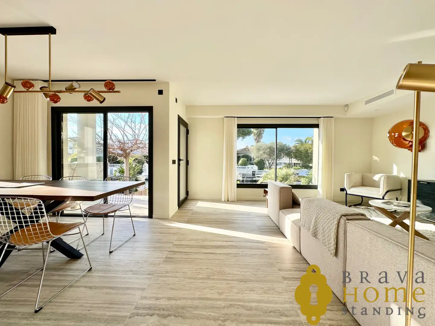 Sala de estar de Casa o chalet en venta en Empuriabrava con Aire acondicionado, Jardín privado y Terraza