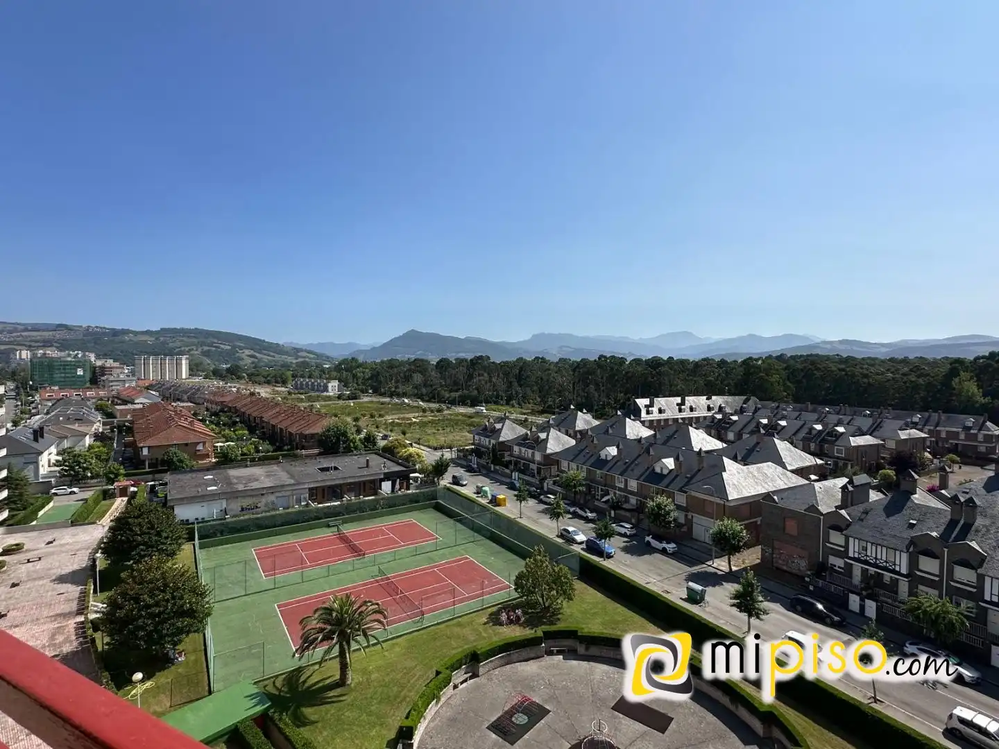 Außenansicht von Wohnung zur Miete in Laredo mit Heizung, Terrasse und Möbliert