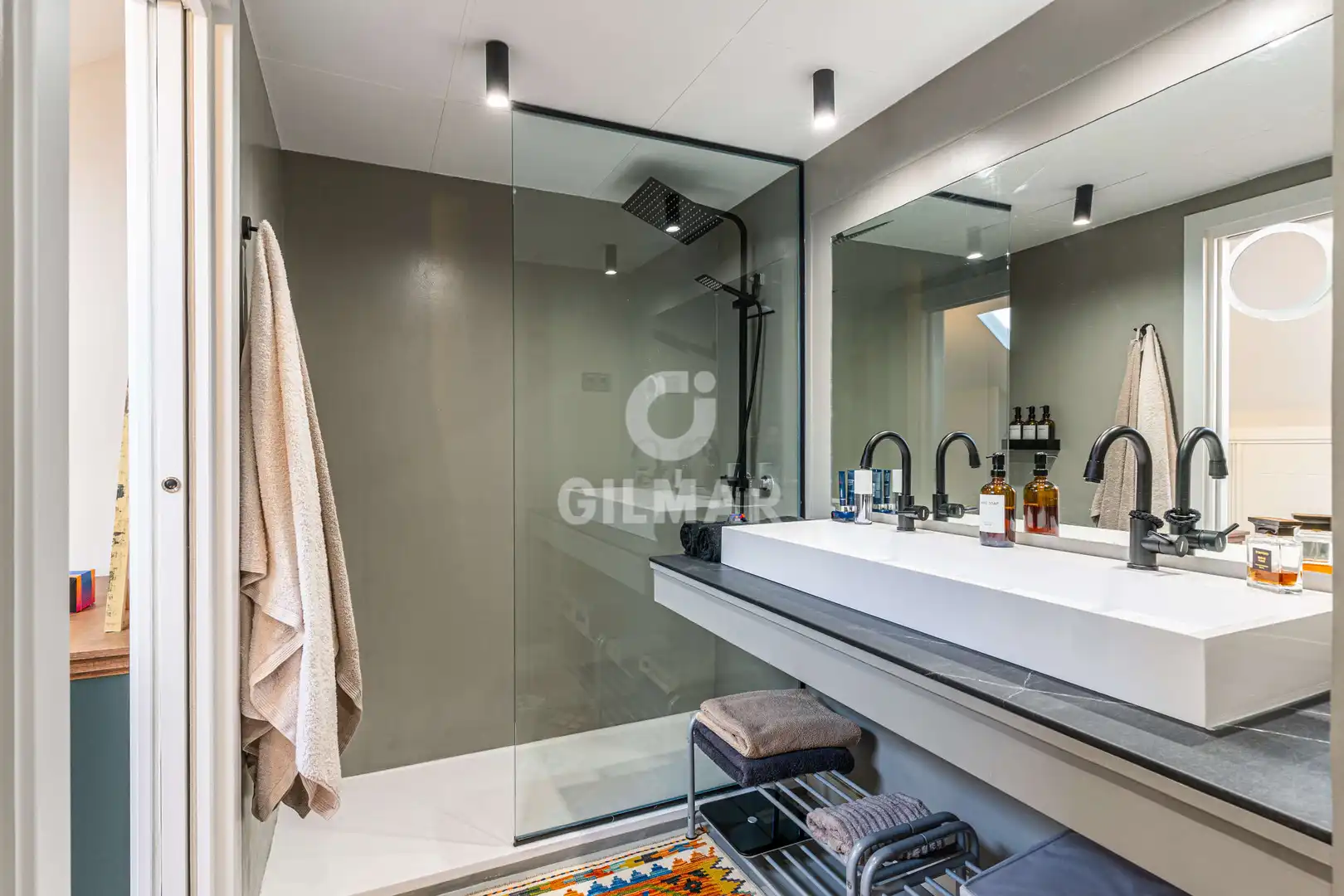 Baño de Dúplex en venta en Boadilla del Monte con Calefacción, Jardín privado y Trastero