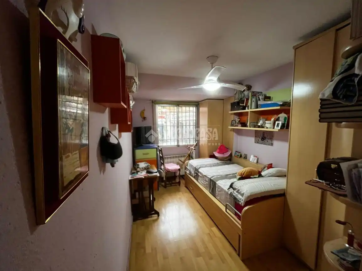 Flat for sale in C. de María Moliner, Barrio de San José