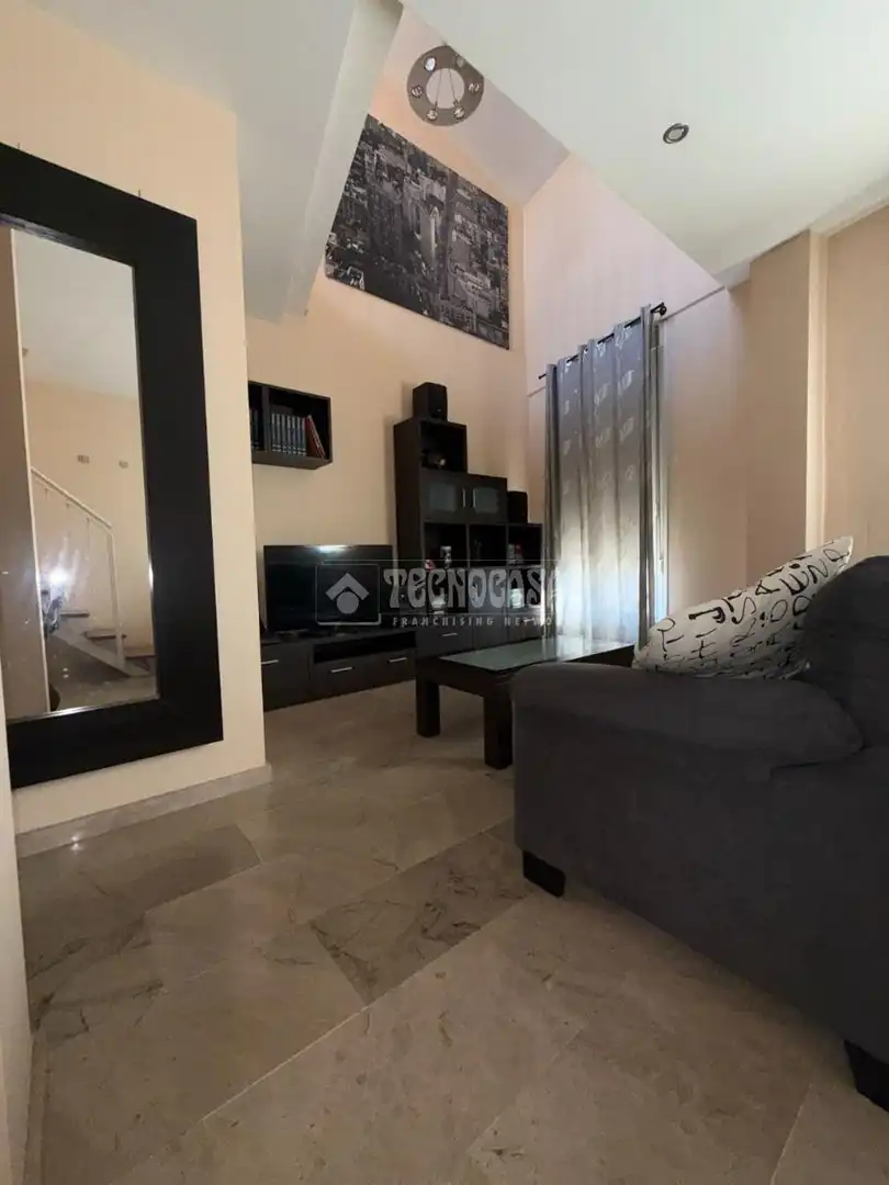 Sala de estar de Ático en venta en La Algaba con Aire acondicionado y Terraza