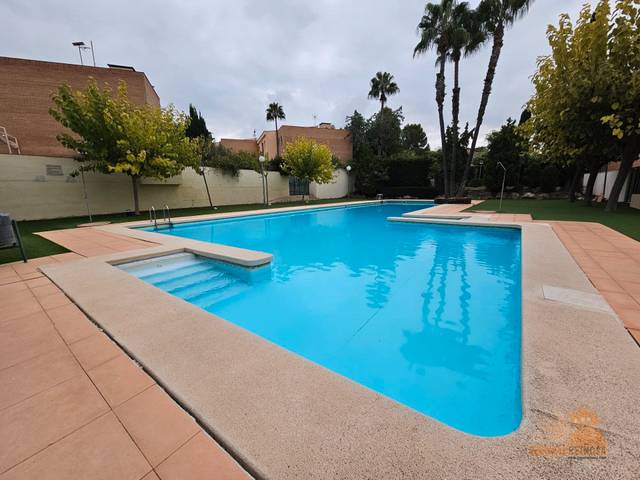 Casa adosada en Venta en La Alcayna