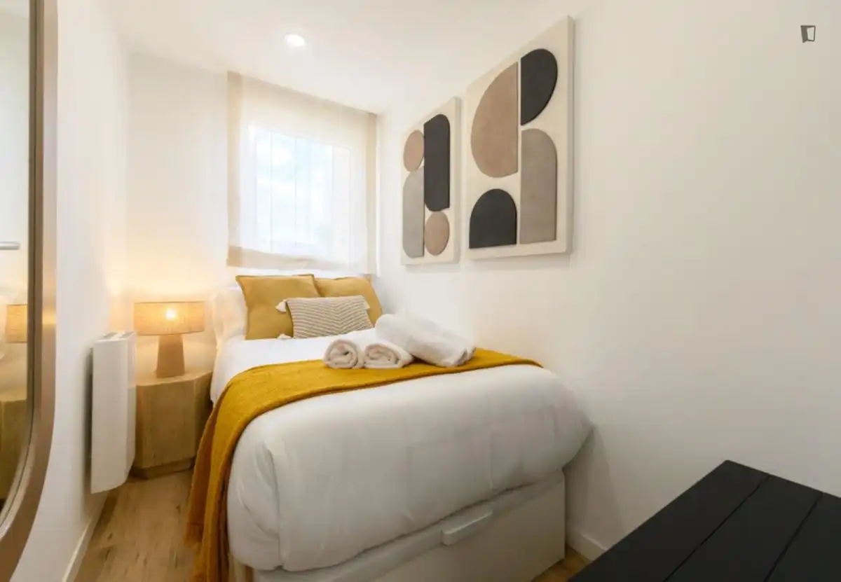 Habitación de Apartamento de alquiler en Madrid con Aire acondicionado, Calefacción y Amueblado