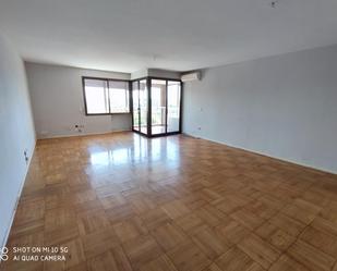 Living room of Flat to rent in  Sevilla Capital  with Air Conditioner and Terrace