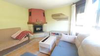 Sala d'estar de Casa o xalet en venda en Langreo amb Piscina