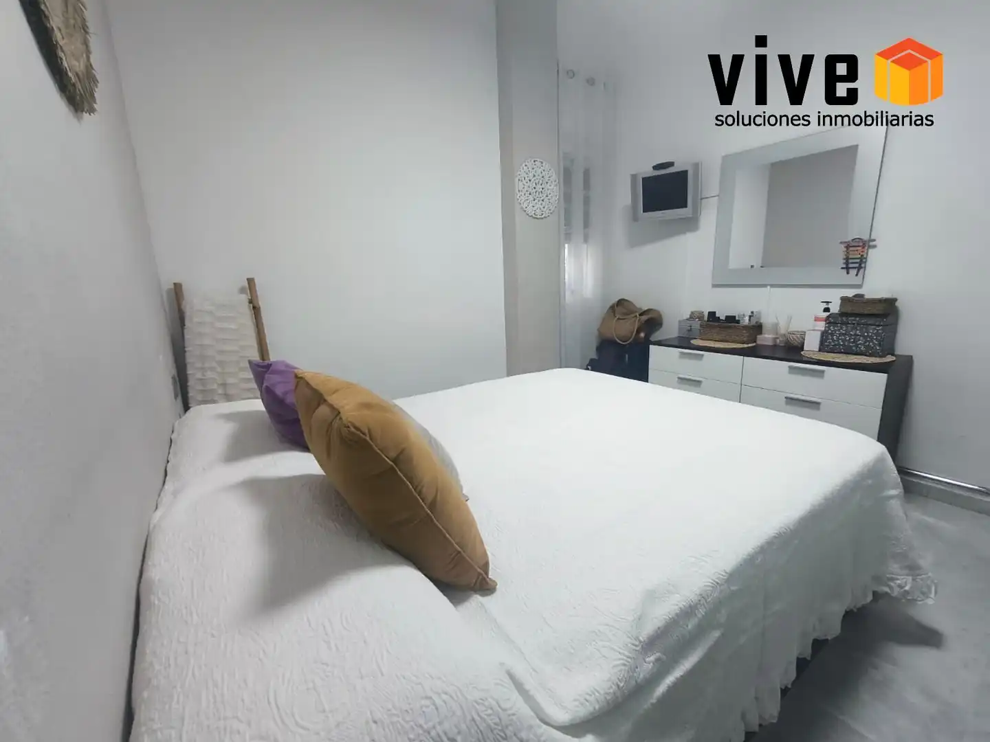 Bedroom of Flat for sale in Sevilla  with Heating, Storage room and Furnished