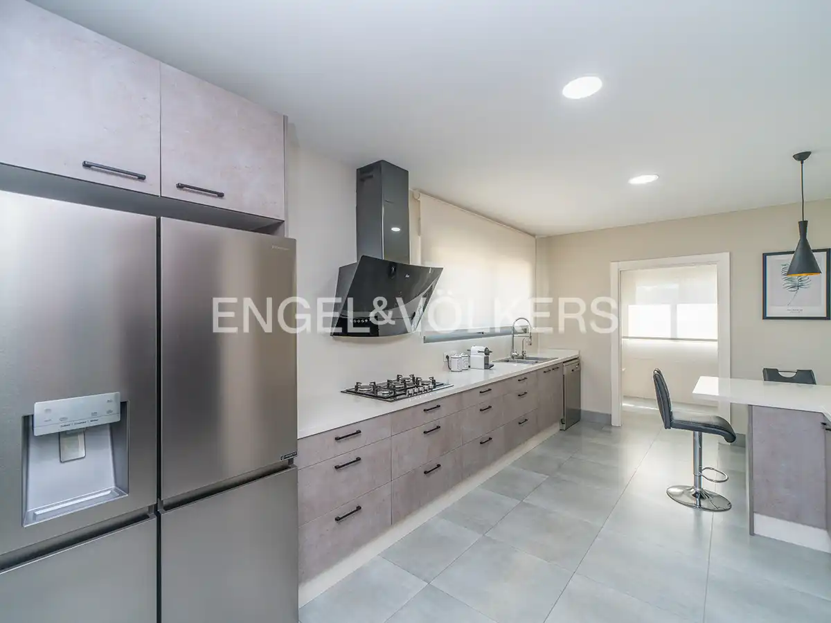 Cocina de Casa o chalet en venta en Santa Pola con Aire acondicionado, Calefacción y Jardín privado