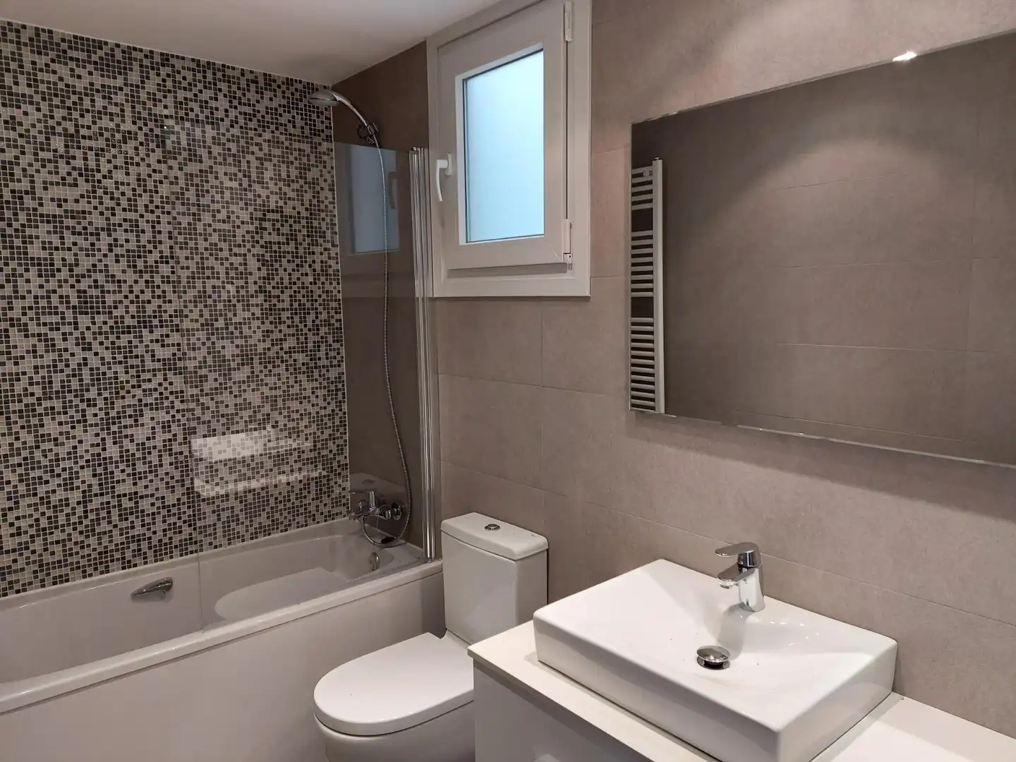 Apartament de lloguer a Calle FLAUTA MAGICA LA, Los Satélites - Roza Martín
