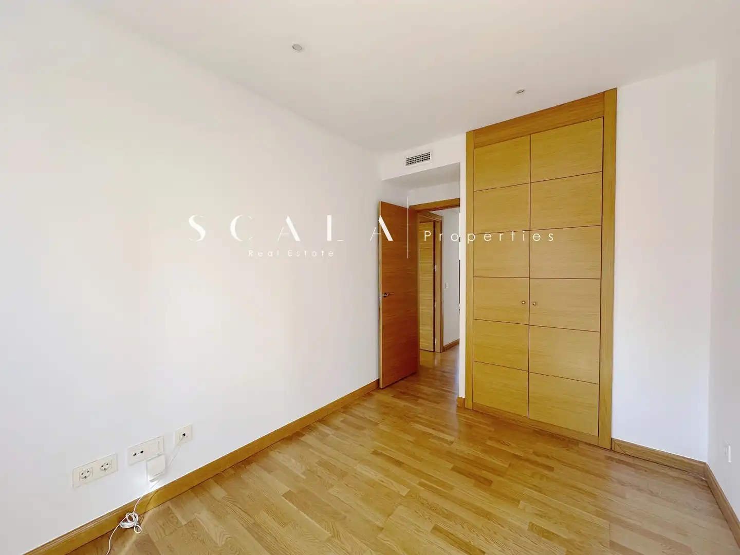Schlafzimmer von Wohnung zur Miete in Madrid mit Klimaanlage, Heizung und Parkett